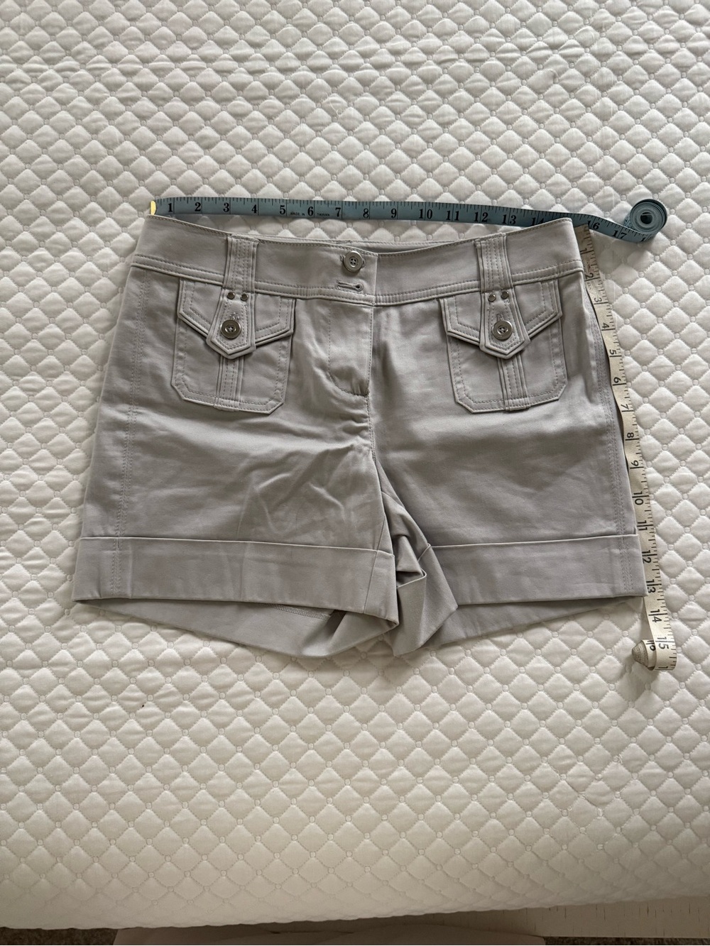 White House Black Market Women's Light Gray Casual Cuffed Shorts